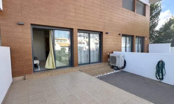 Resale - Apartment - Orihuela Costa - Villamartín