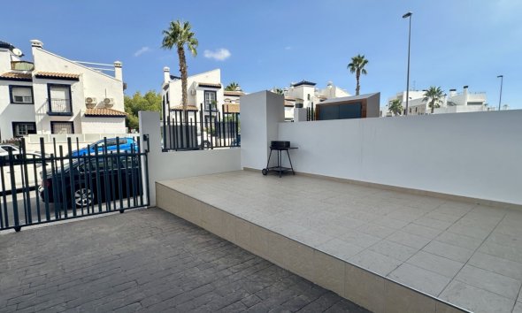Resale - Apartment - Orihuela Costa - Villamartín