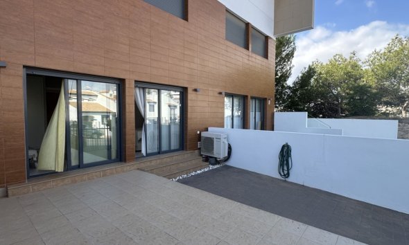 Resale - Apartment - Orihuela Costa - Villamartín