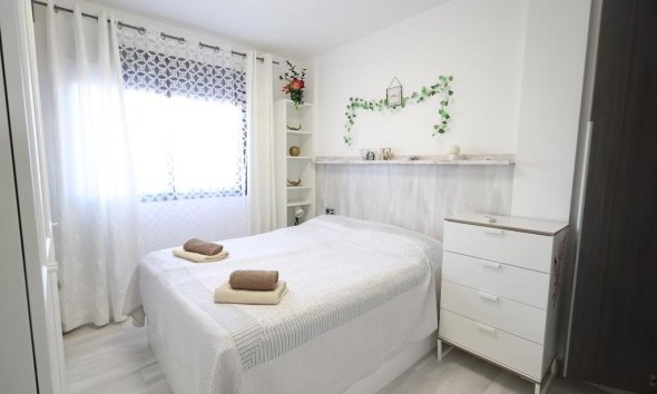Resale - Bungalow - Orihuela Costa - La Zenia