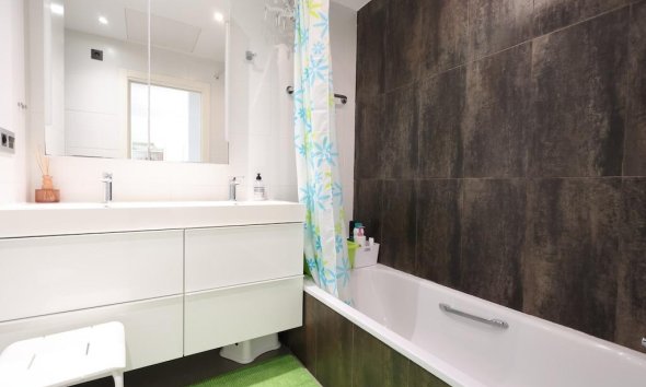 Resale - Bungalow - Orihuela Costa - La Zenia