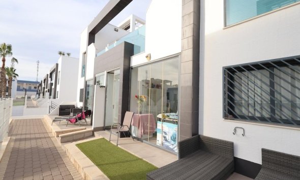 Resale - Bungalow - Orihuela Costa - La Zenia