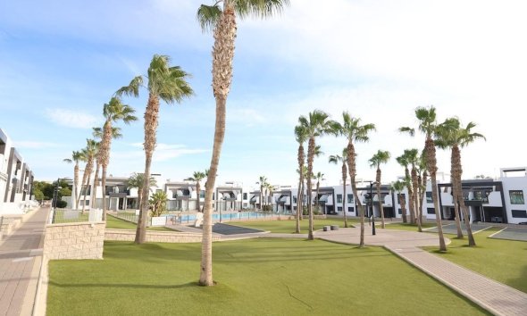 Resale - Bungalow - Orihuela Costa - La Zenia