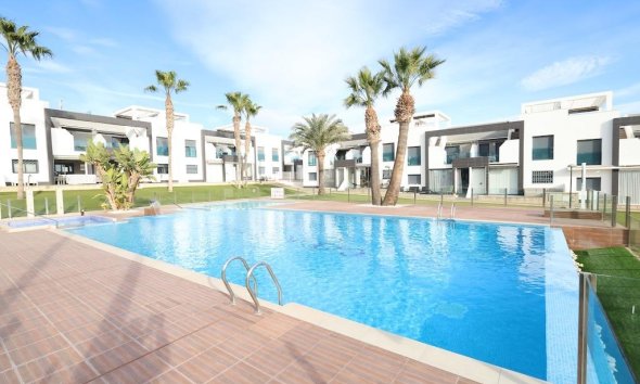 Resale - Bungalow - Orihuela Costa - La Zenia