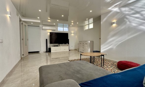 Resale - Villa - Orihuela Costa - Los Altos