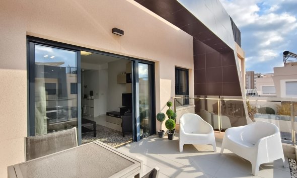 Resale - Apartment - Orihuela Costa - Mil Palmeras