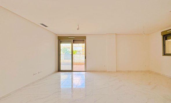 Resale - Apartment - Orihuela Costa - Villamartín