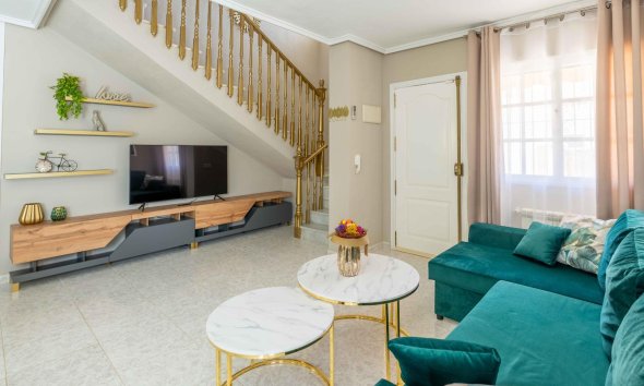 Resale - Villa - Orihuela Costa - Punta Prima