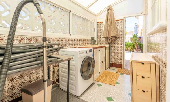 Resale - Villa - Orihuela Costa - Punta Prima