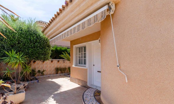 Resale - Villa - Orihuela Costa - Punta Prima