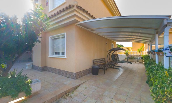 Resale - Villa - Orihuela Costa - Punta Prima
