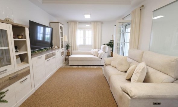 Reventa - Villa - San Miguel de Salinas - Las filipinas