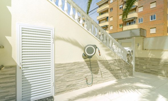 Resale - Terraced house / Townhouse - Torrevieja - Punta prima