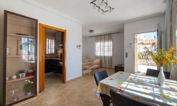 Resale - Villa - Torrevieja - La Mata