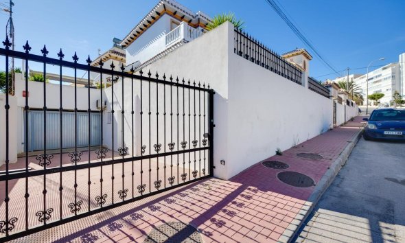 Resale - Villa - Torrevieja - La Mata