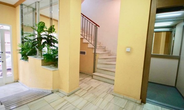 Resale - Apartment - Torrevieja - Playa del cura