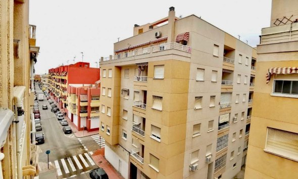 Resale - Apartment - Torrevieja - Playa del cura