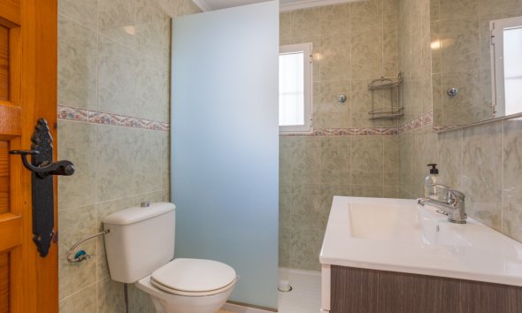 Resale - Villa - Torrevieja - Urbanización San Luis