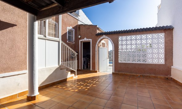 Resale - Villa - Torrevieja - Urbanización San Luis