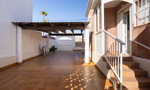 Resale - Villa - Torrevieja - Urbanización San Luis