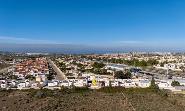 Resale - Villa - Torrevieja - Urbanización San Luis