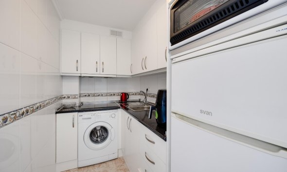 Resale - Apartment - Torrevieja - Playa del cura