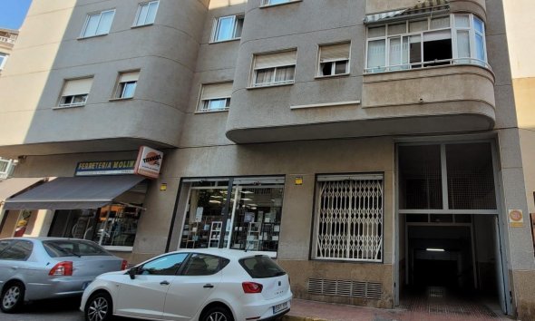 Resale - Apartment - Torrevieja - Playa del cura