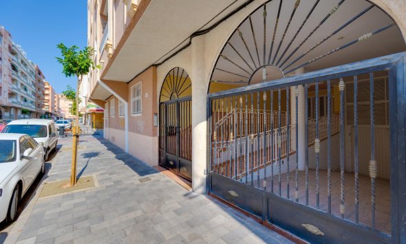 Resale - Apartment - Torrevieja - Playa del cura
