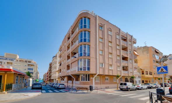 Resale - Apartment - Torrevieja - Playa del cura