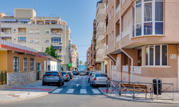 Resale - Apartment - Torrevieja - Playa del cura
