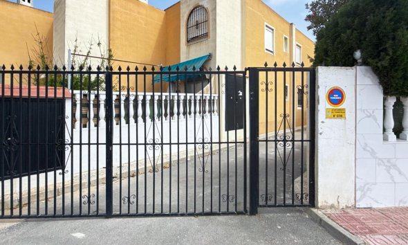 Resale - Bungalow - Torrevieja - Torreblanca