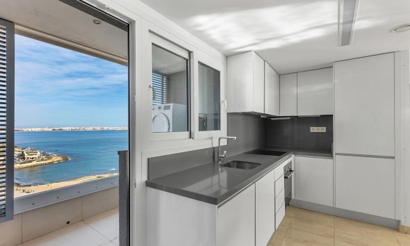 Resale - Apartment - Torrevieja - Punta Prima