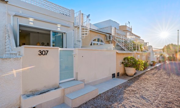 Resale - Terraced house / Townhouse - Torrevieja - El chaparral