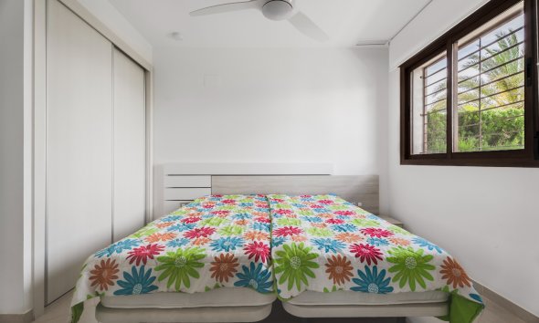 Resale - Apartment - Orihuela Costa - La Zenia