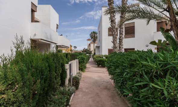 Resale - Apartment - Orihuela Costa - La Zenia