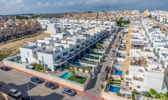 Resale - Terraced house / Townhouse - Orihuela Costa - Villamartín
