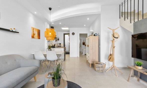 Resale - Terraced house / Townhouse - Orihuela Costa - Villamartín