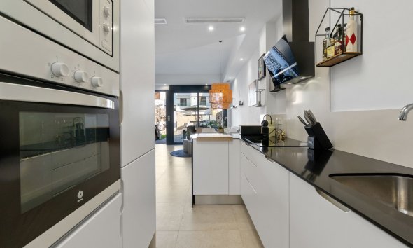 Resale - Terraced house / Townhouse - Orihuela Costa - Villamartín