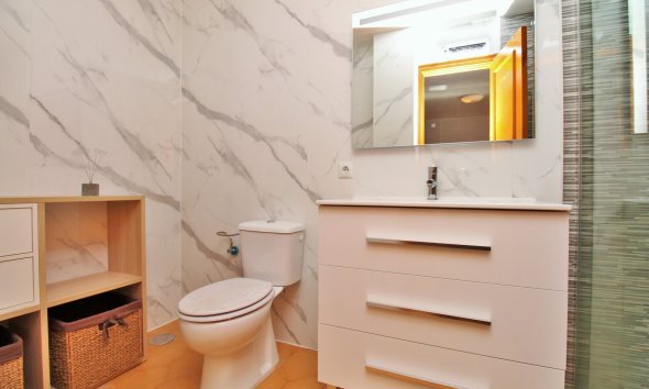 Resale - Apartment - Orihuela Costa - Villamartín