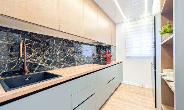 Resale - Apartment - Torrevieja - El Acequión - Los Náufragos