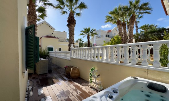Resale - Villa * - Orihuela Costa - Los Dolses