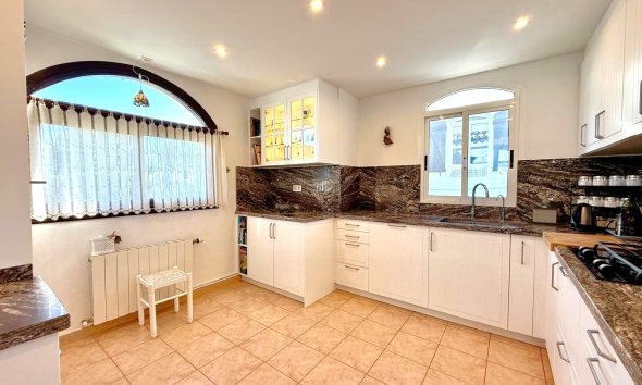 Resale - Villa - Orihuela Costa - Villamartín