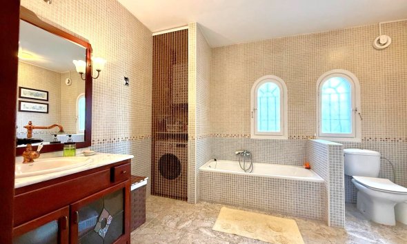 Resale - Villa - Orihuela Costa - Villamartín