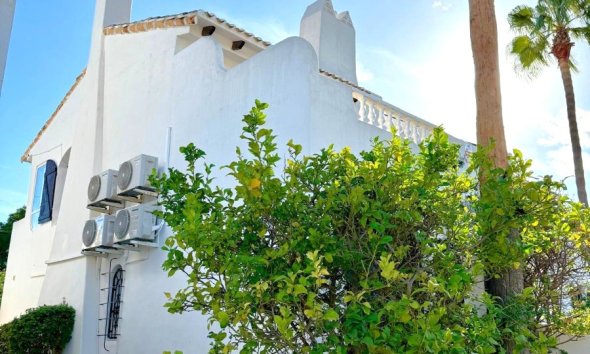 Resale - Villa - Orihuela Costa - Villamartín