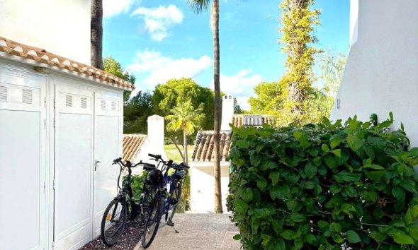 Resale - Villa - Orihuela Costa - Villamartín