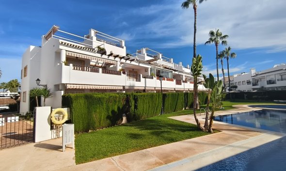 Resale - Apartment - Orihuela Costa - Villamartín