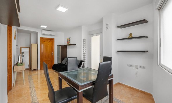 Resale - Apartment - Torrevieja - Playa del cura