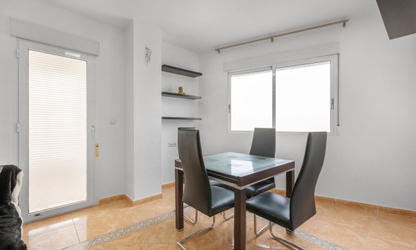 Resale - Apartment - Torrevieja - Playa del cura