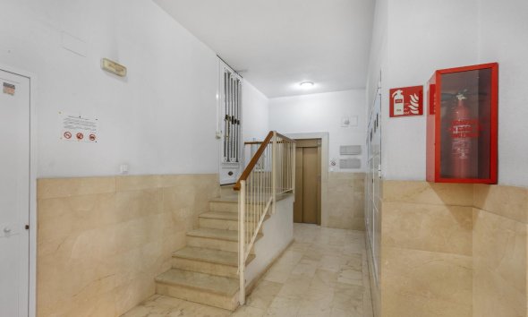 Resale - Apartment - Torrevieja - Playa del cura