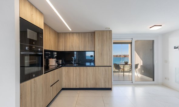 Resale - Apartment - Torrevieja - Punta Prima